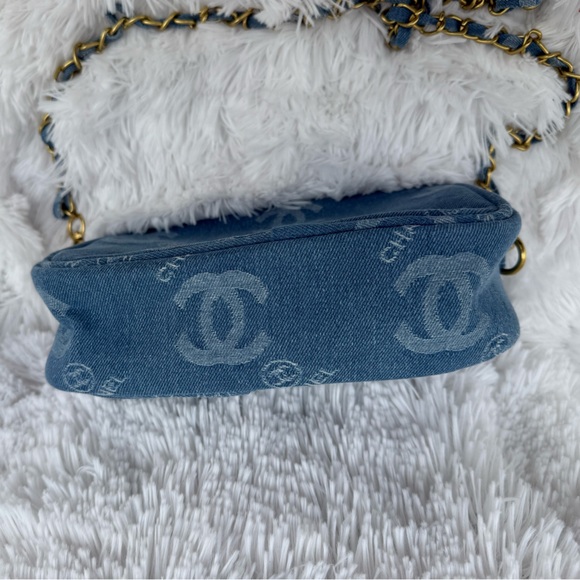 Chanel Blue Denim CC Crossbody Bag GWP purse with Dustbag NEW - Picture 10 of 12
